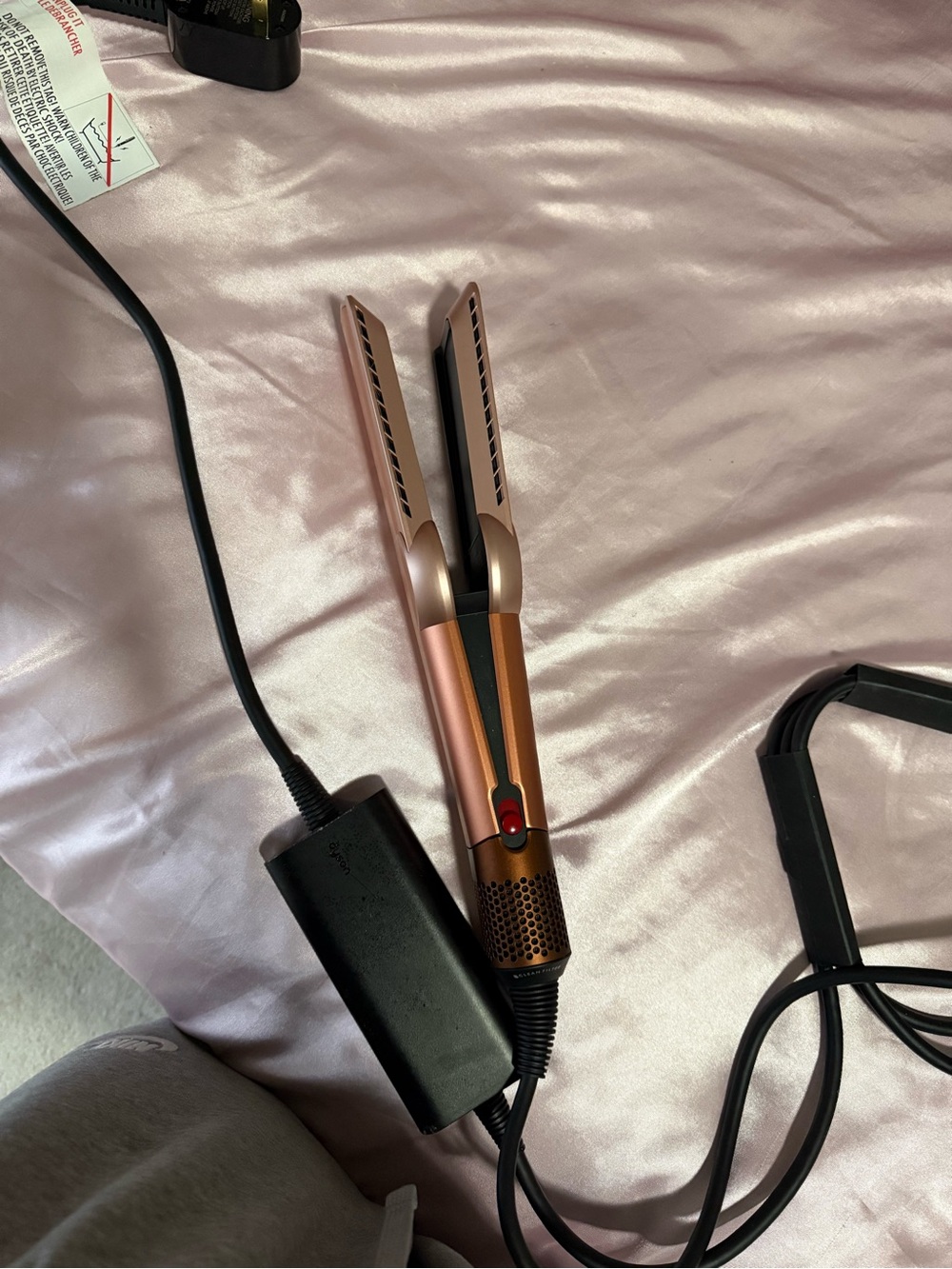 Dyson Airstrait™ straightener (Amber silk)